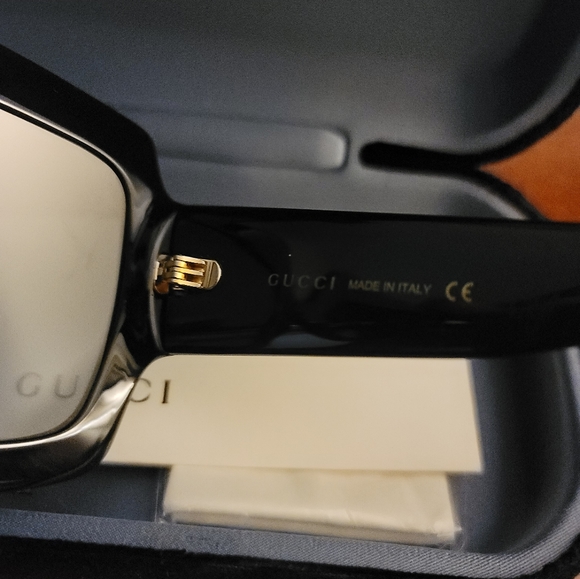 Gucci Shades - Picture 3 of 6